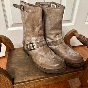 FRYE Veronica Short Distressed Leather Boot 8.5